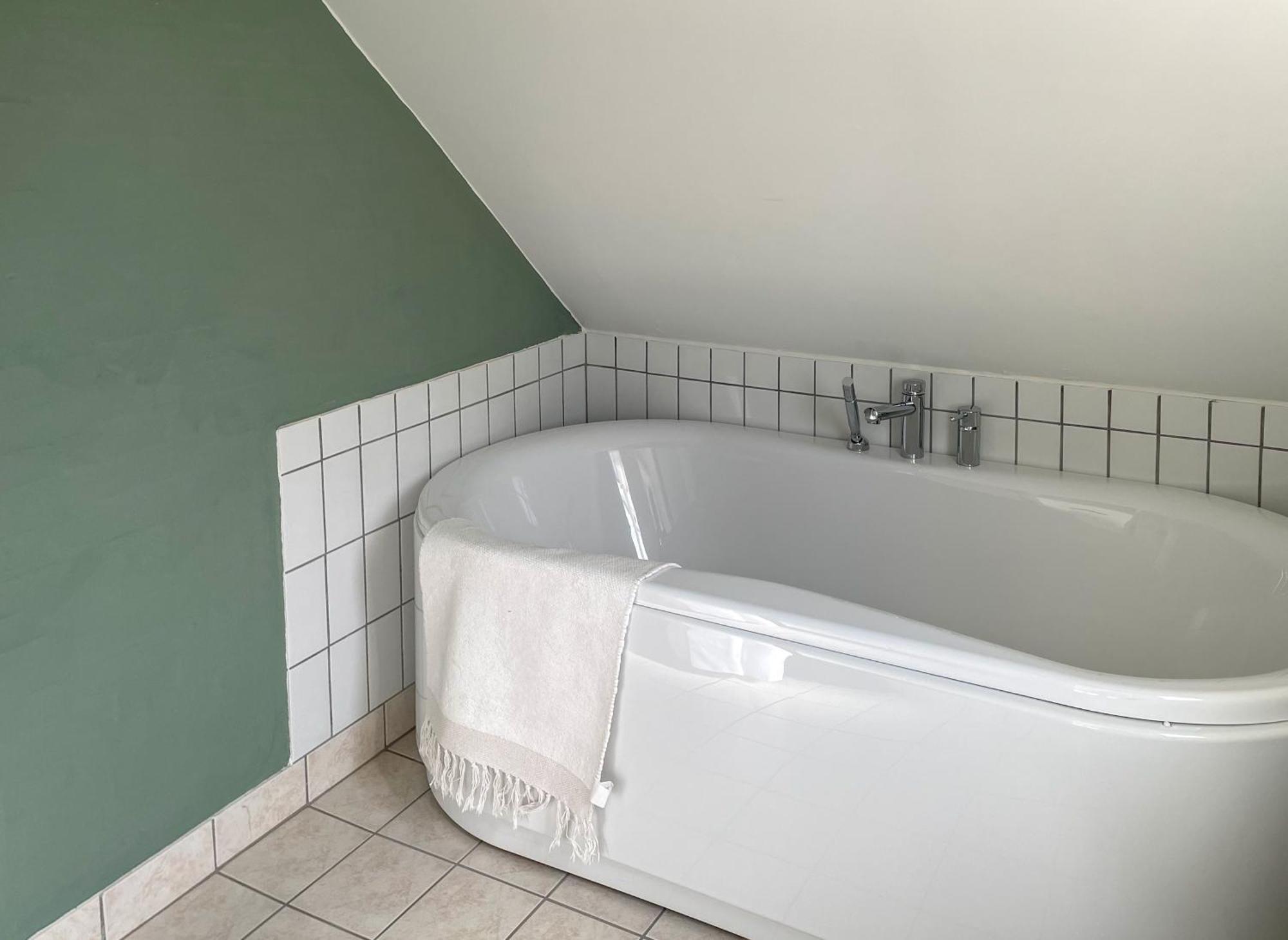 Hotel Strandgaarden Vesterø Havn Екстериор снимка