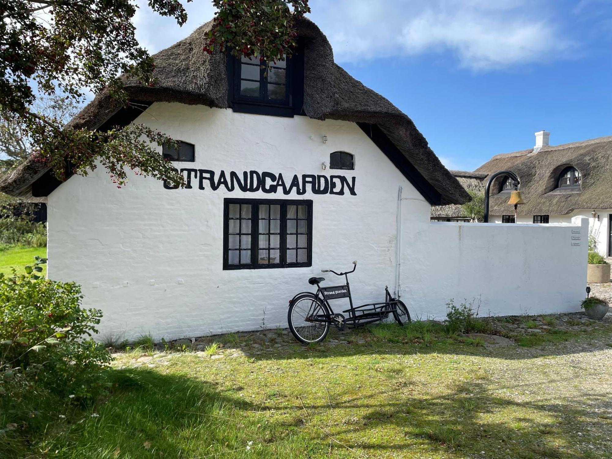 Hotel Strandgaarden Vesterø Havn Екстериор снимка