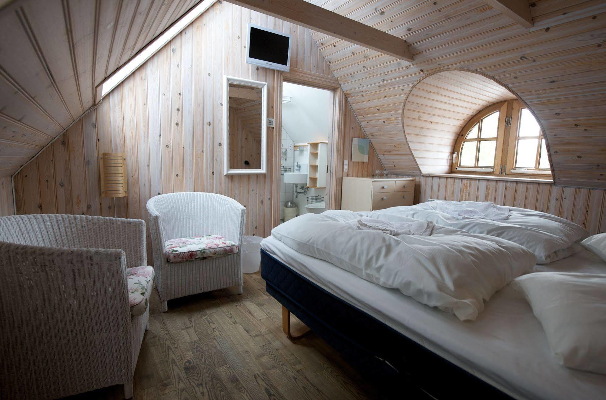 Hotel Strandgaarden Vesterø Havn Екстериор снимка