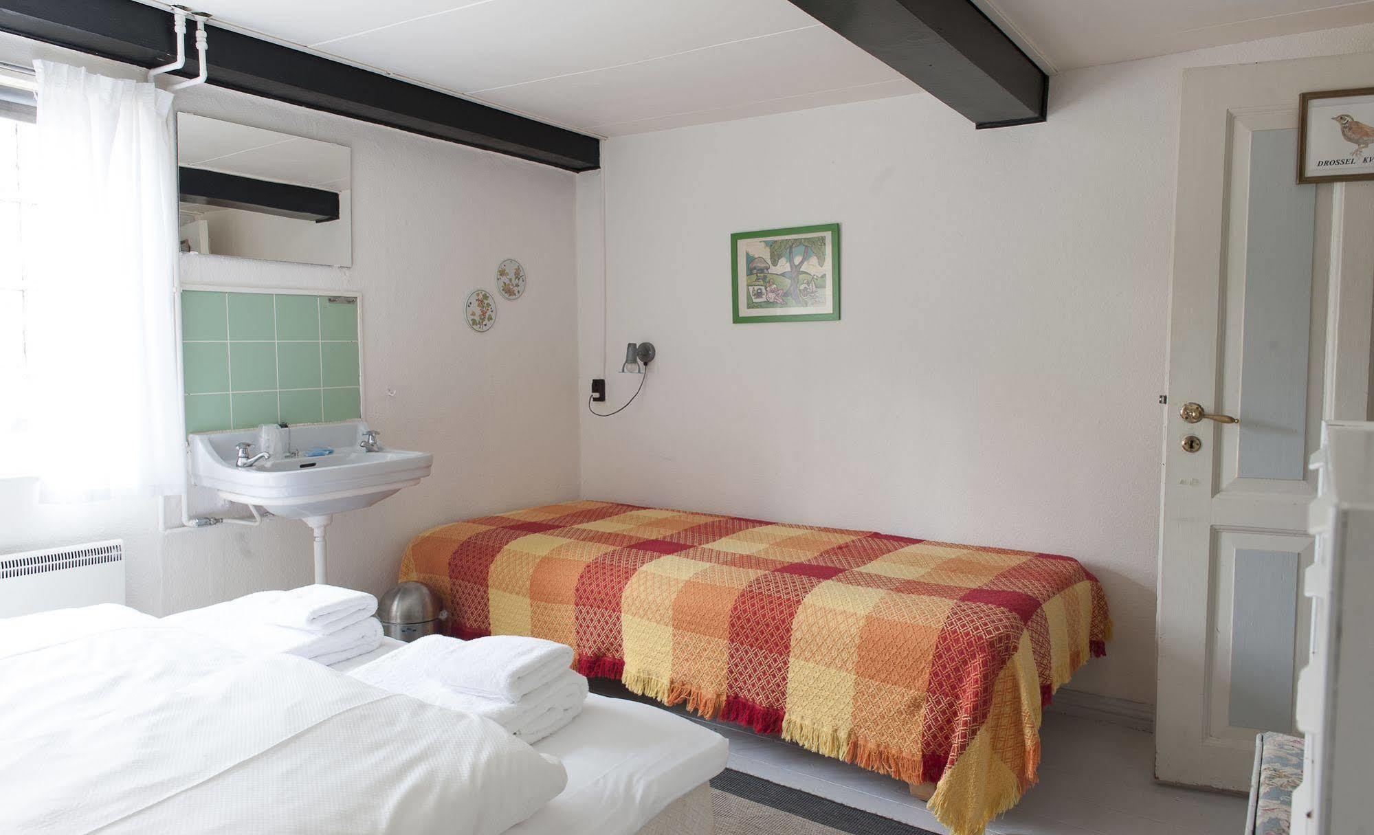 Hotel Strandgaarden Vesterø Havn Екстериор снимка