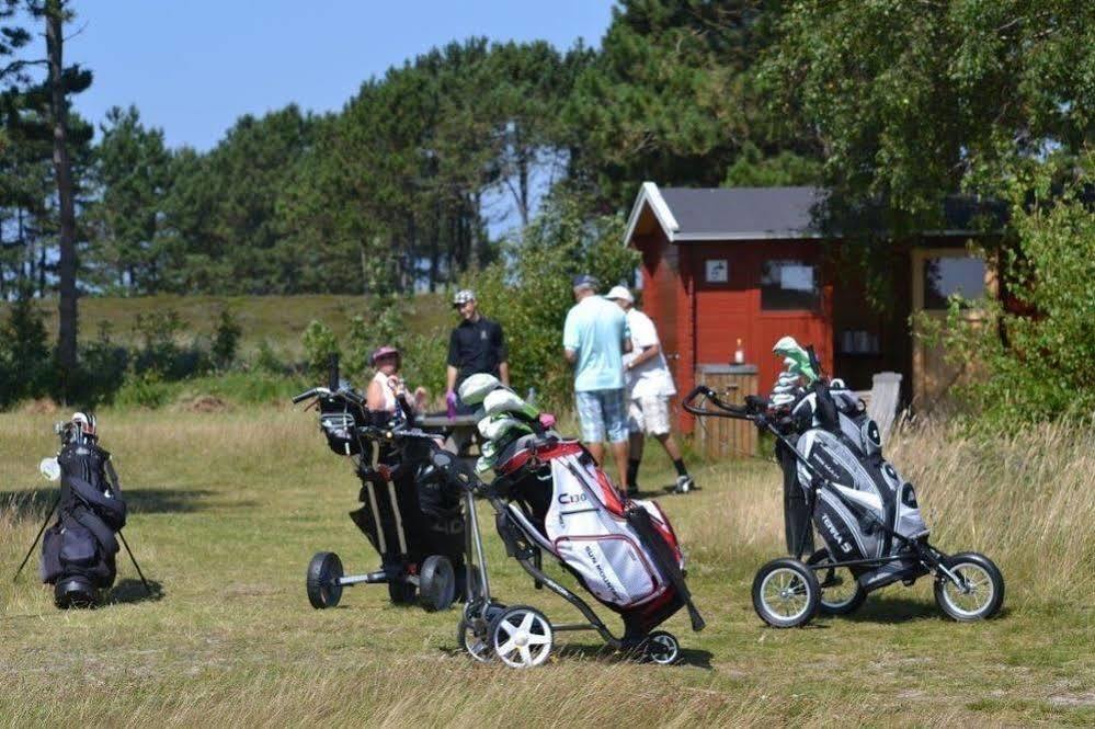 Hotel Strandgaarden Vesterø Havn Екстериор снимка